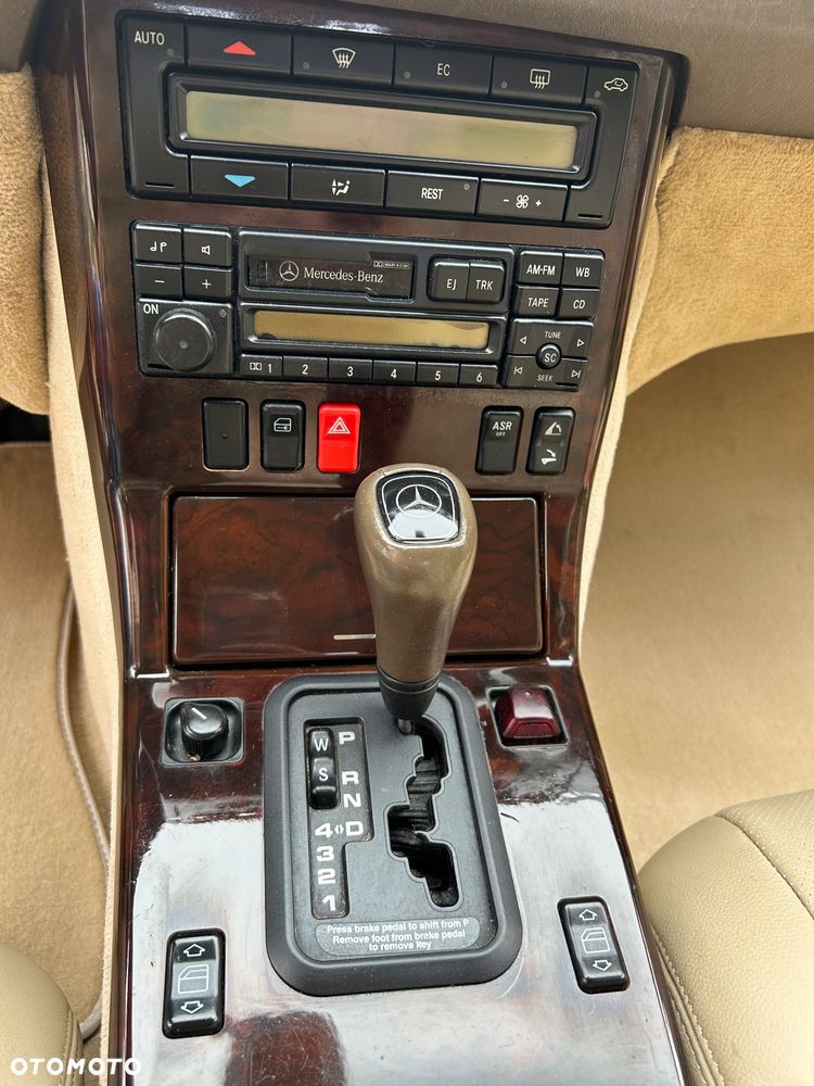 Mercedes-Benz SL - 14