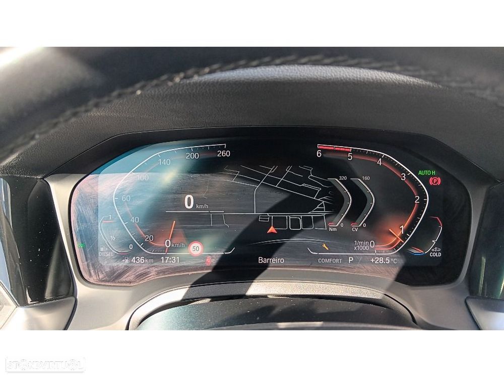 BMW 318 d Touring Auto - 13