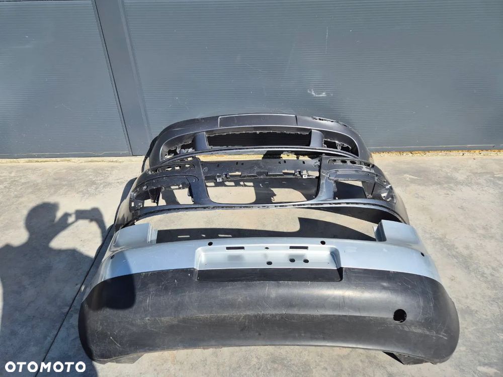 ORYGINALNY ZDERZAK TYLNI PRZEDNI VW GOLF V - 1