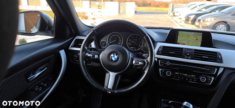 BMW Seria 3 320d xDrive Sport Line - 16