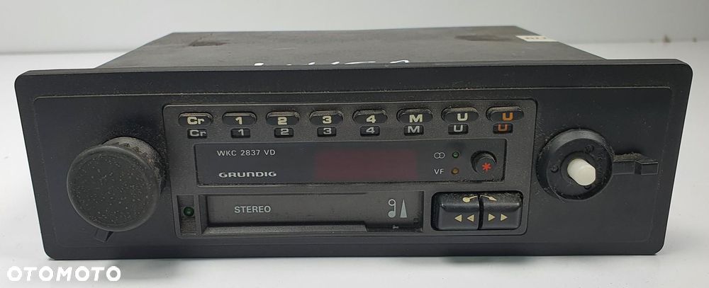 RADIO KASETA GRUNDIG MERCEDES W115 W114 W123 WKC 2837 VD - 3