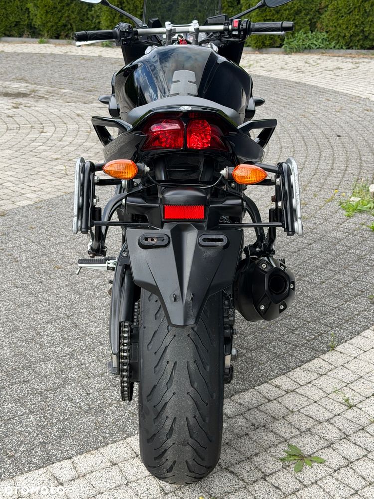 Yamaha FZ - 16