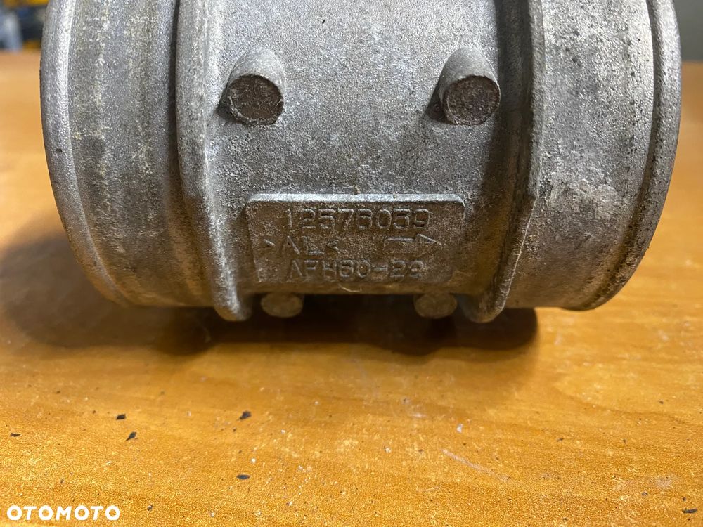 PRZEPŁYWOMIERZ 12576059 12569224 OPEL VECTRA C 2.2