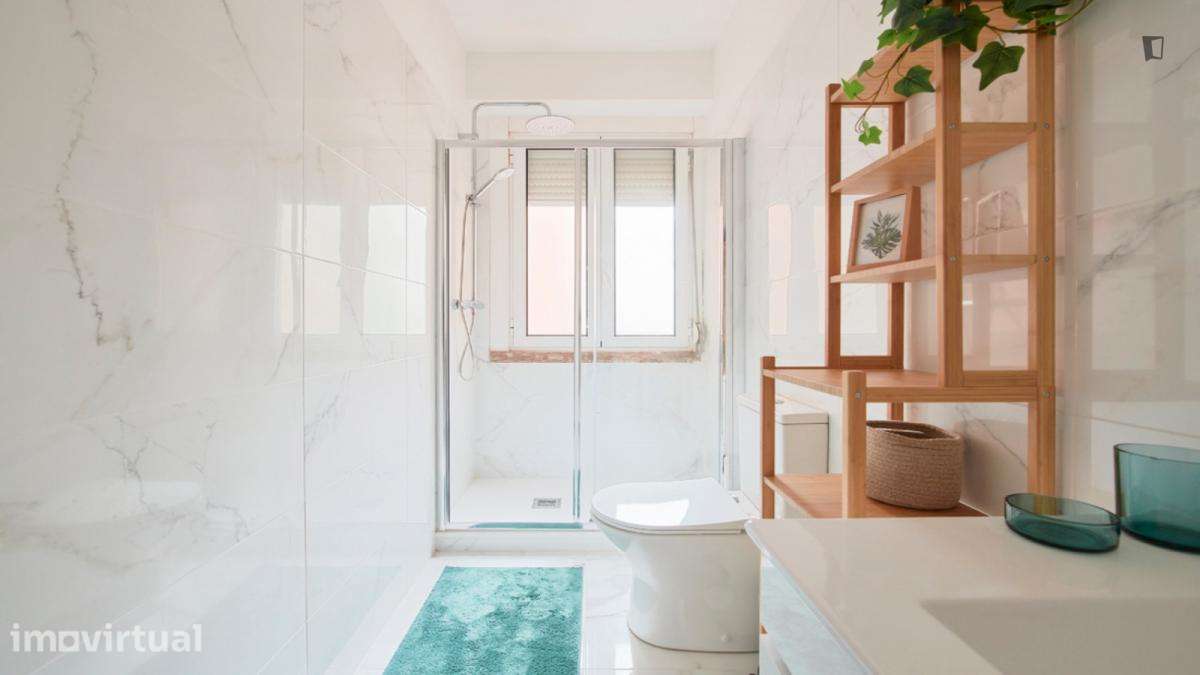 Quarto - localizado em São Sebastião Lisbon - Grande imagem: 2/22