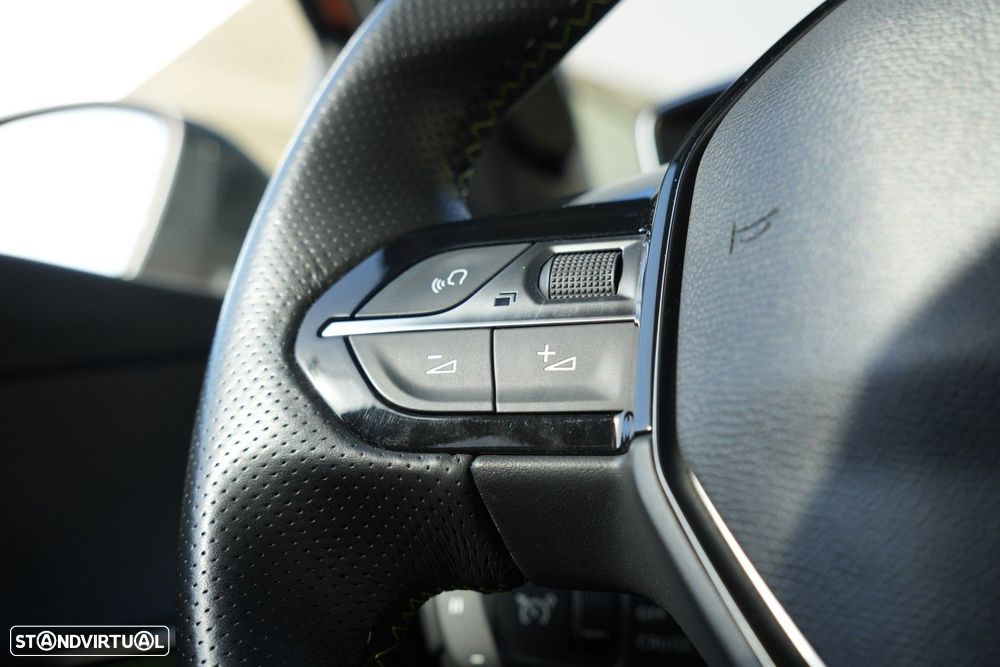 Peugeot 2008 1.2 PureTech GT Line - 12