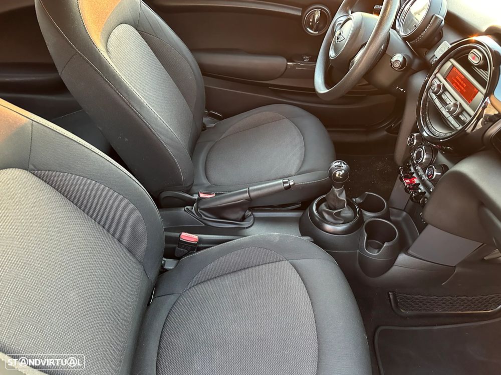 MINI 3 Portas One - 24