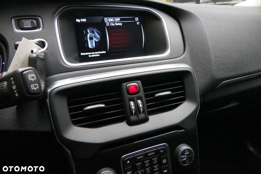 Volvo V40 T2 Drive-E Momentum - 19