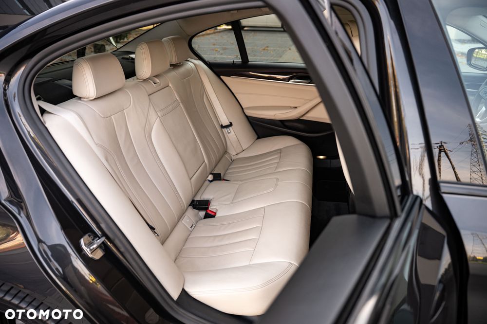 BMW Seria 5 530e iPerformance xDrive Luxury Line sport - 10