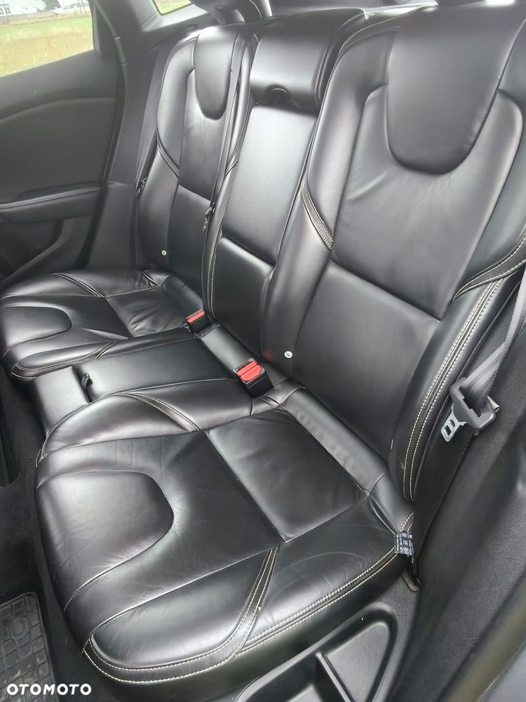 Volvo V40 D4 Drive-E R-Design Summum - 10