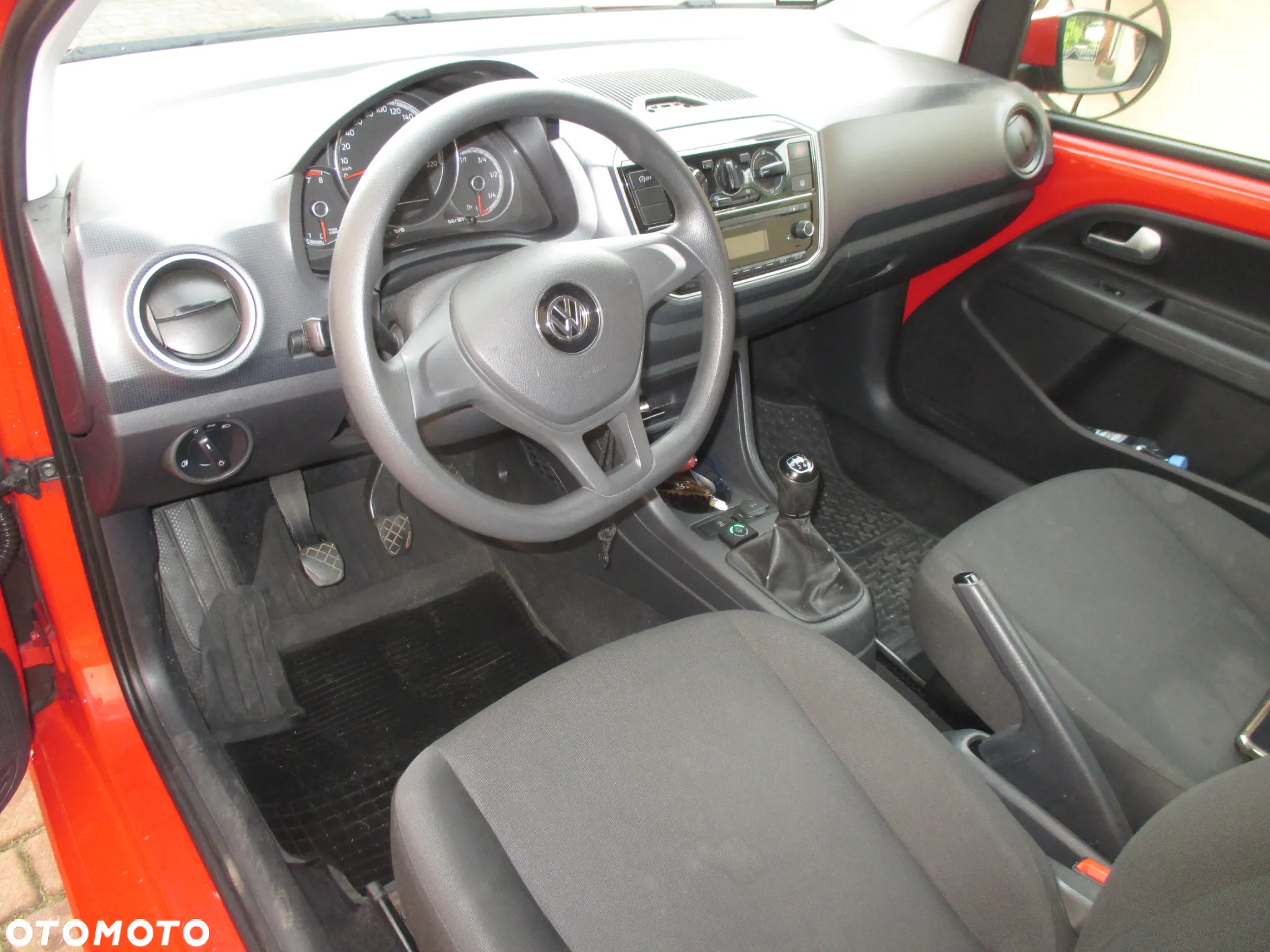 Volkswagen up! 1.0 beats - 5