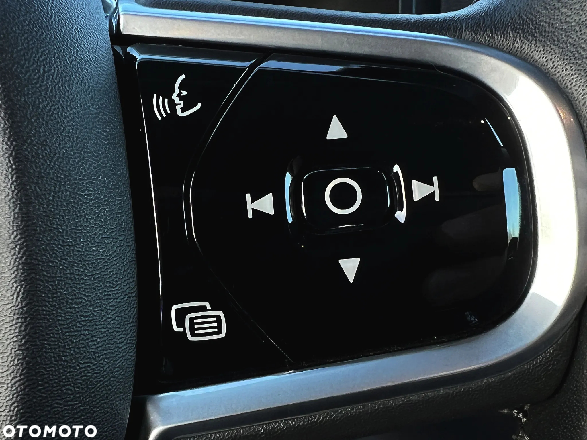 Volvo V90 D4 Momentum Pro - 23