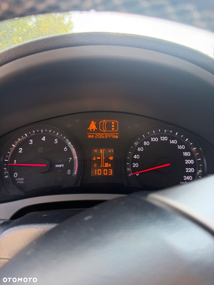 Toyota Avensis 2.0 Prestige NAVI - 16