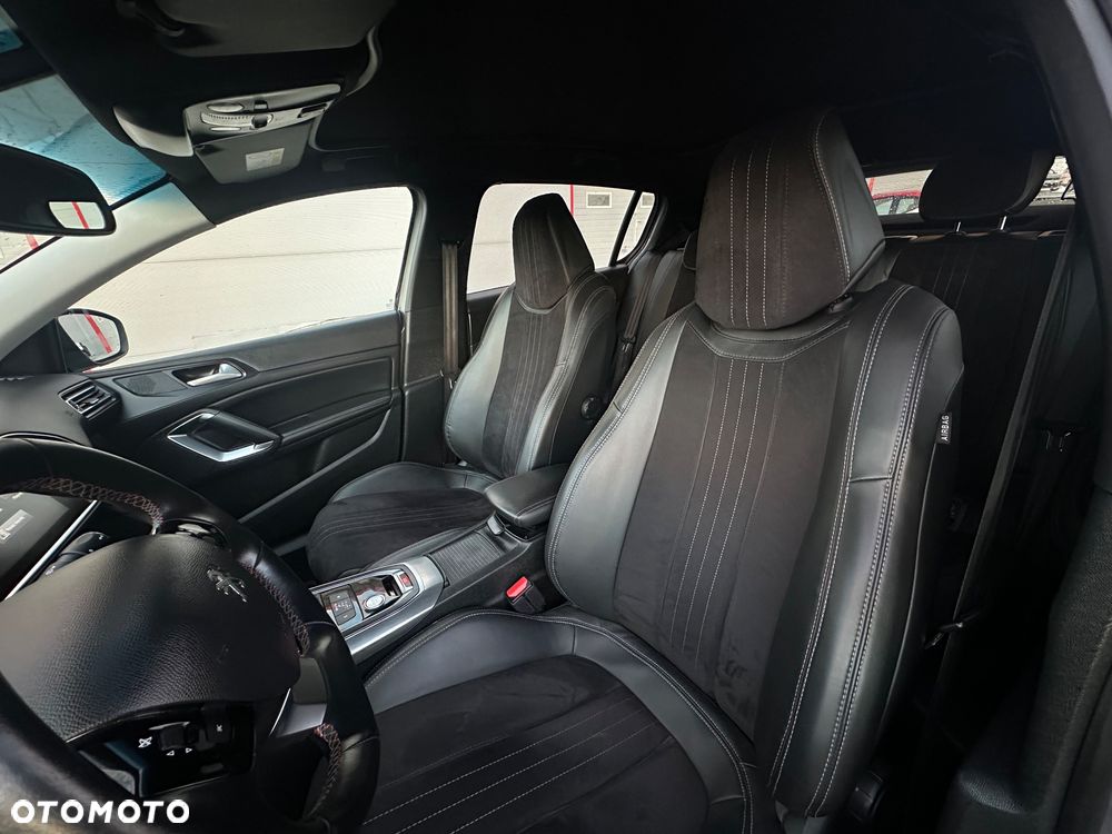 Peugeot 308 - 8