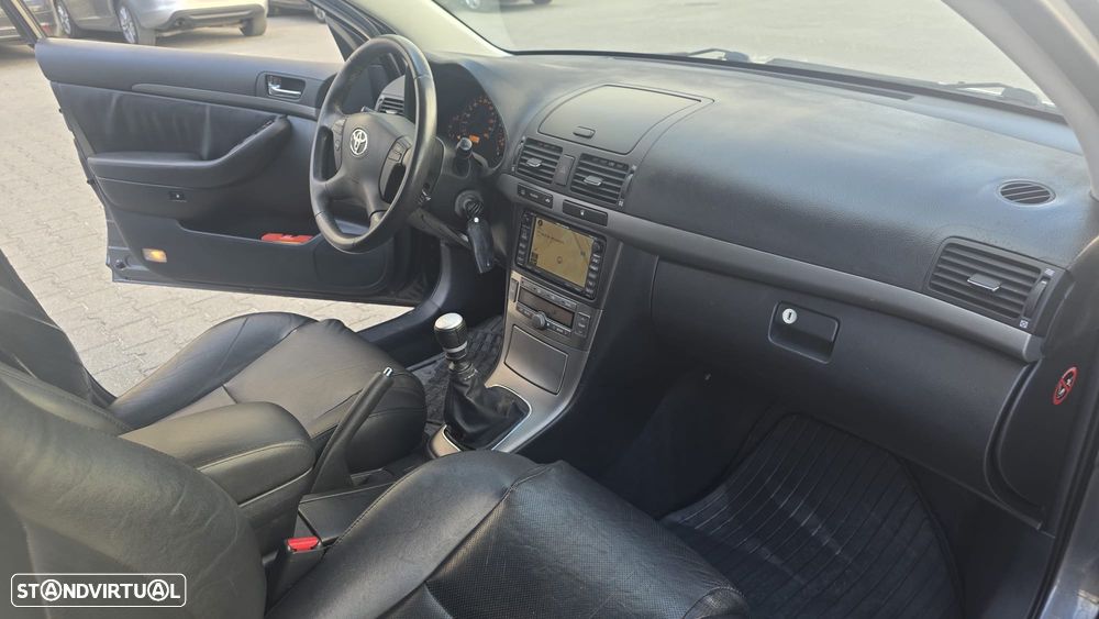 Toyota Avensis SW 2.0 D-4D - 18