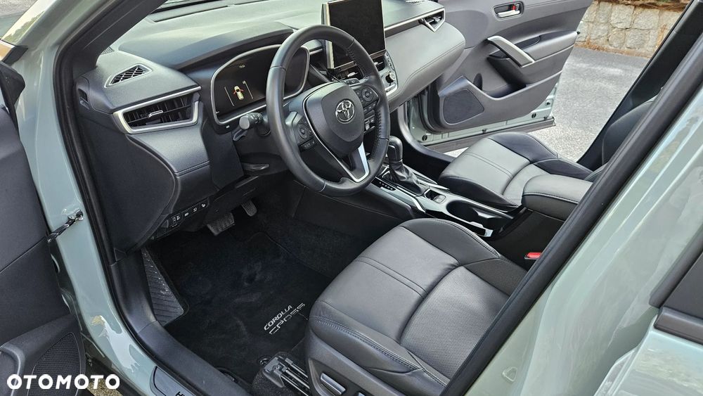 Toyota Corolla Cross 2.0 Hybrid Executive AWD - 12