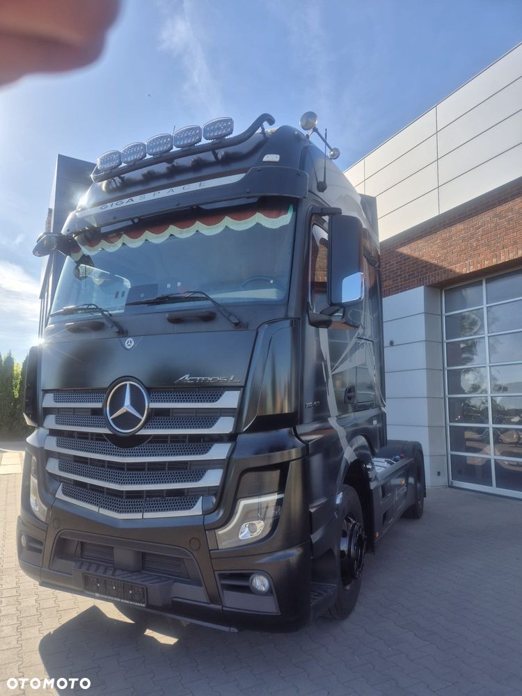 Mercedes-Benz ACTROS - 3