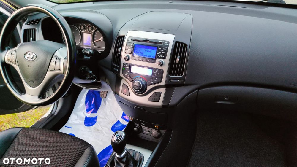 Hyundai i30 1.6 CRDi FIFA WM Edition - 26