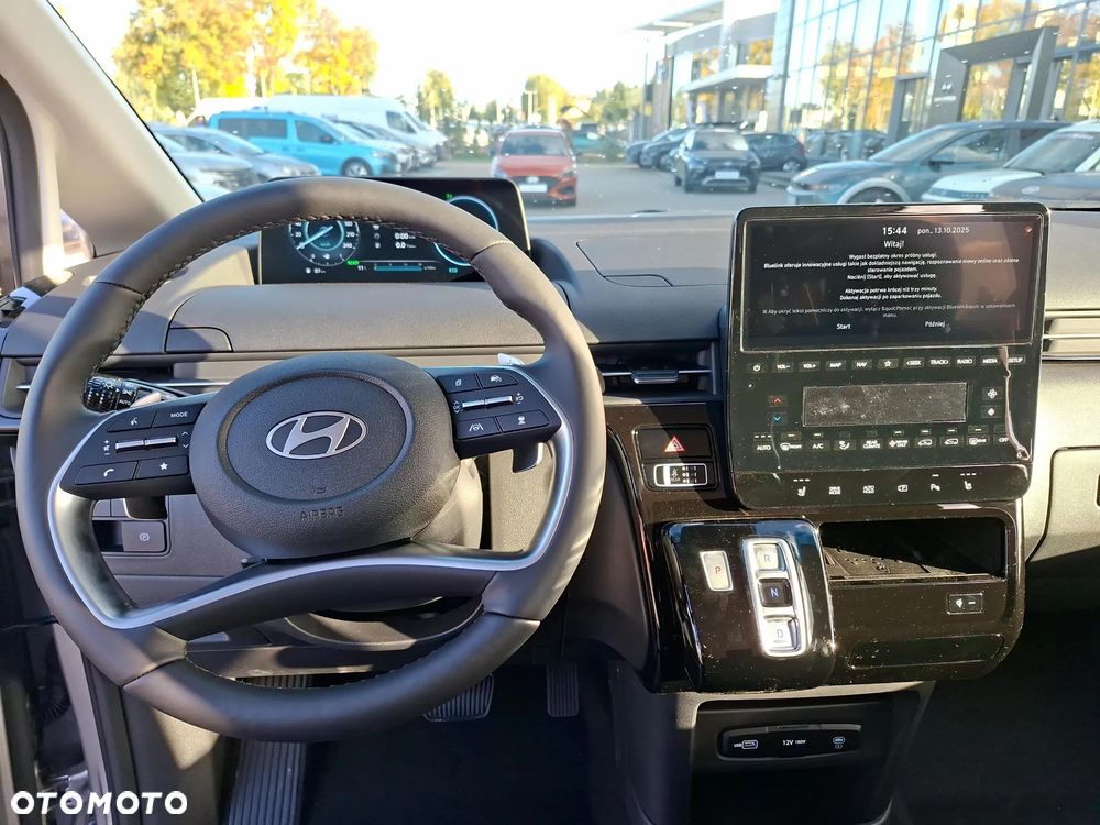 Hyundai Staria 1.6 T-GDI HEV Smart Business - 13