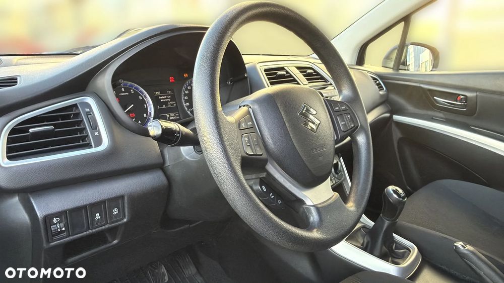 Suzuki SX4 - 25