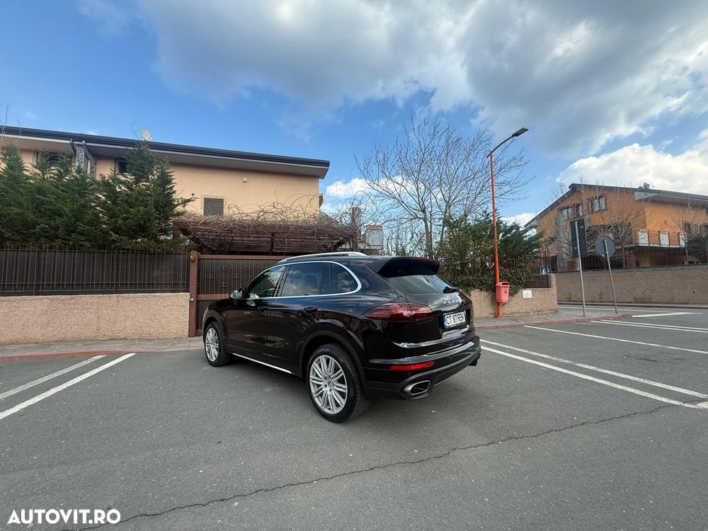 Porsche Cayenne Platinum Edition - 7