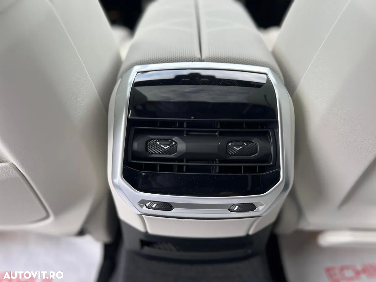 BMW M7 M760e xDrive - 35