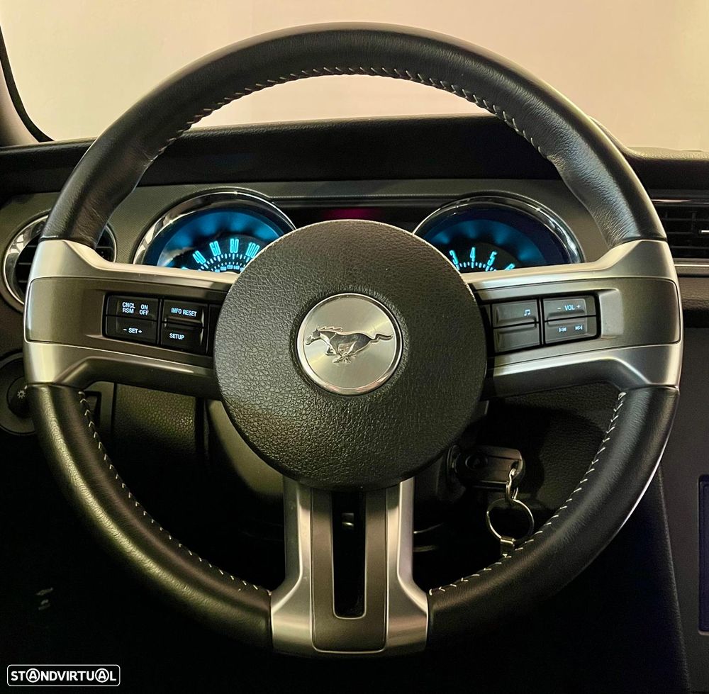 Ford Mustang - 14