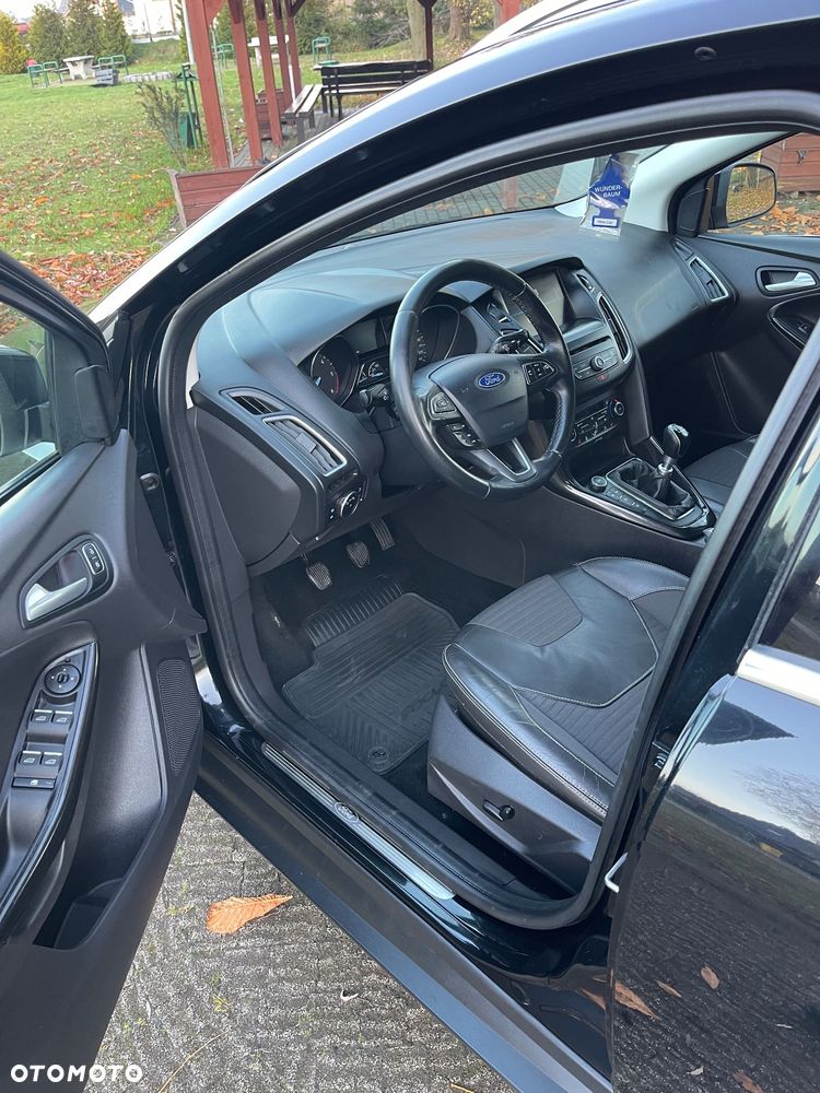Ford Focus SW ver-turnier-1-5-ecoblue-start--stopp--system-titanium - 16