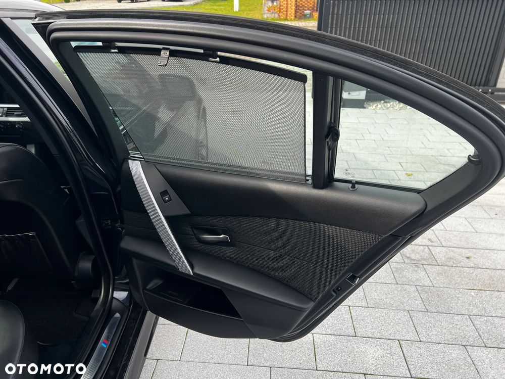 BMW Seria 5 523i - 16