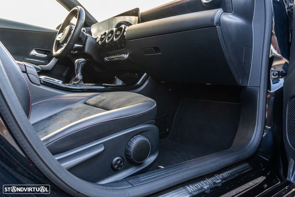 Mercedes-Benz A 180 AMG Line - 23