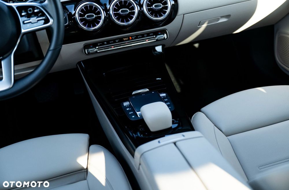 Mercedes-Benz CLA - 26