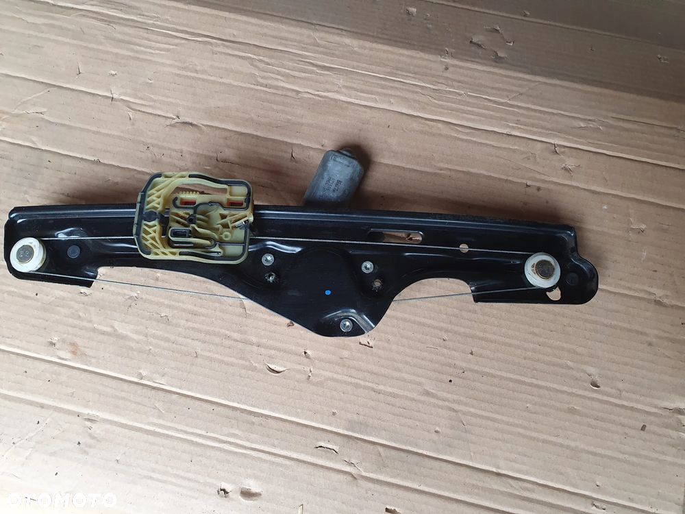 BMW X6 F16 Tylny prawy podnośnik szyby drzwi z silnikiem 7322748 C18294-102 - 3