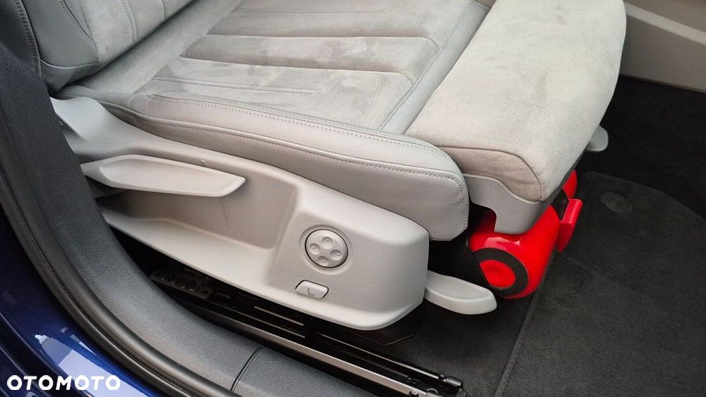 Audi A4 Limousine - 12