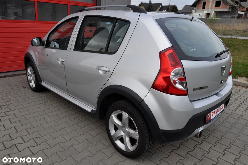 Dacia Sandero Stepway 1.6 - 18