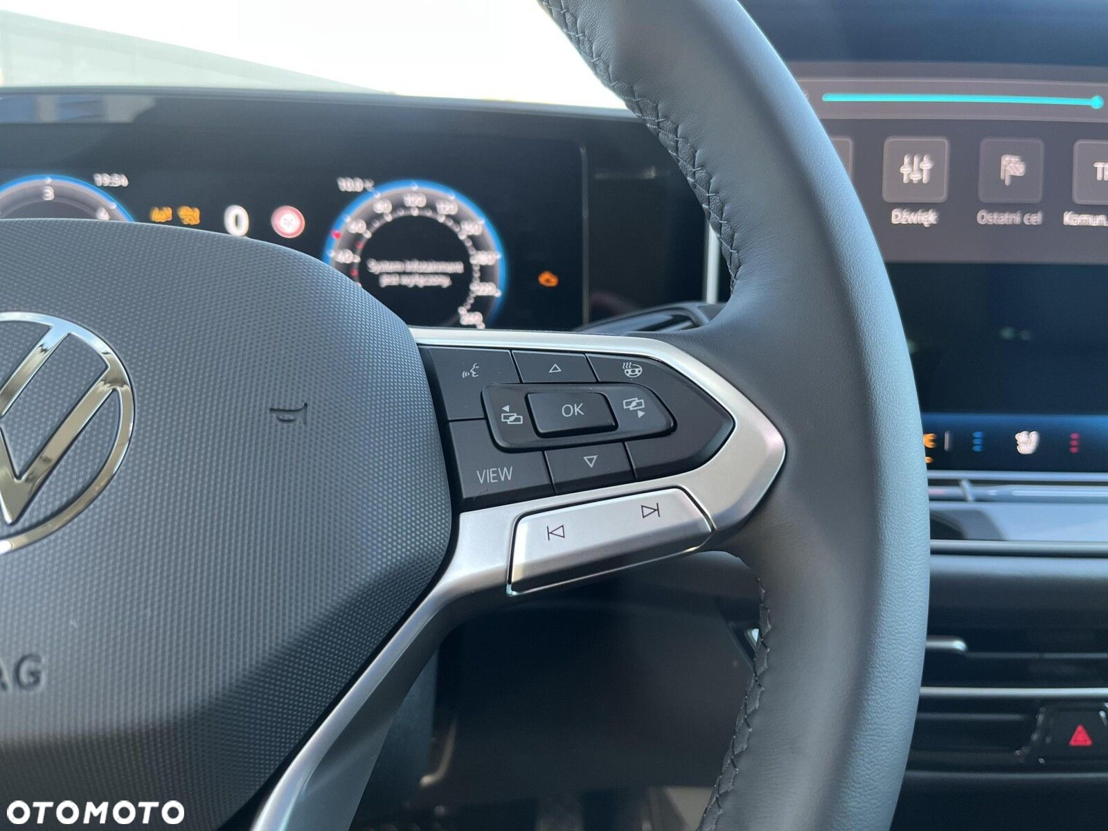 Volkswagen Passat 2.0 TDI SCR Elegance DSG - 28