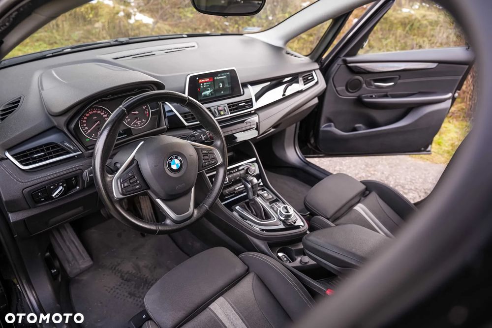 BMW Seria 2 218i Sport Line - 11