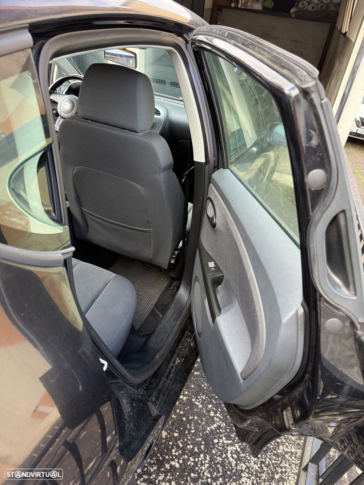 SEAT Leon 1.9 TDI DPF Sport Limited - 14