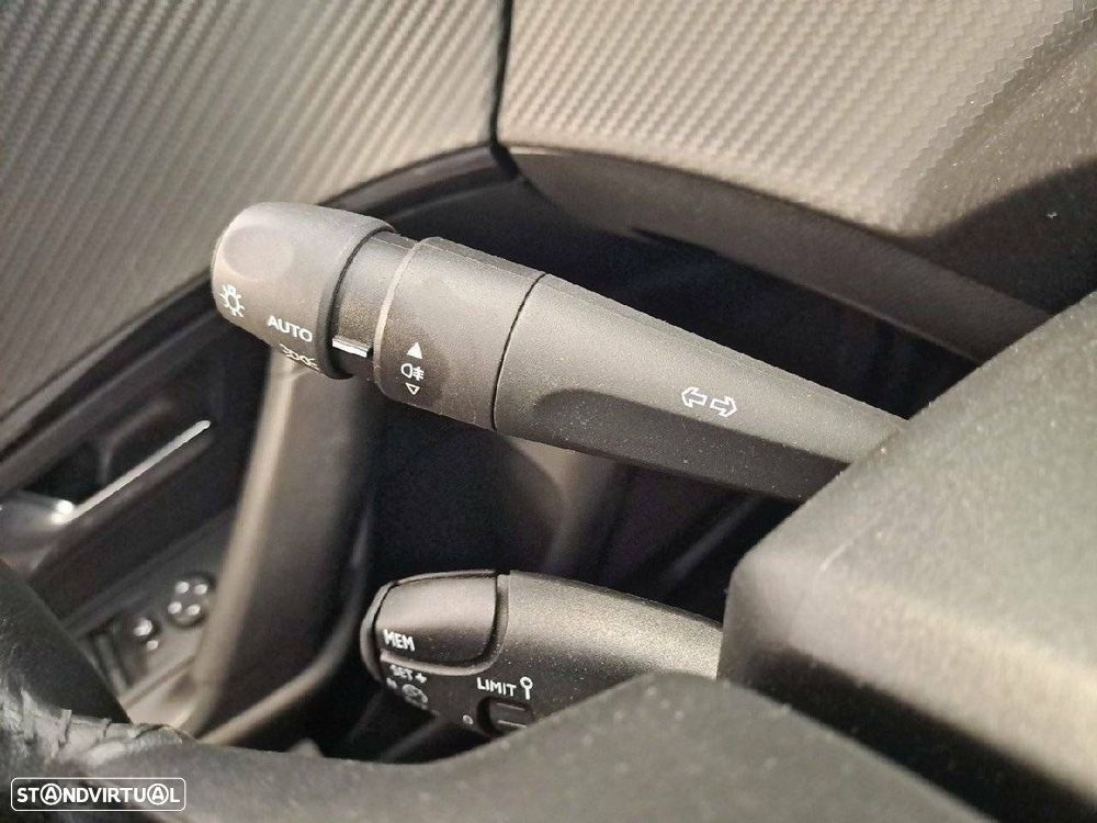 Peugeot 2008 1.2 PureTech Active - 14