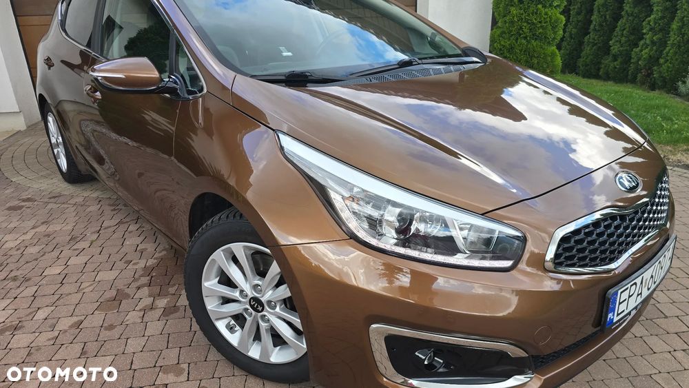 Kia Ceed - 13
