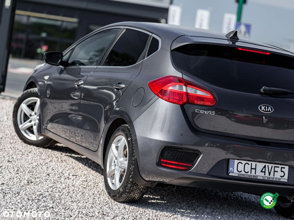 Kia Ceed 1.6 CRDi 136 ISG Spirit - 6