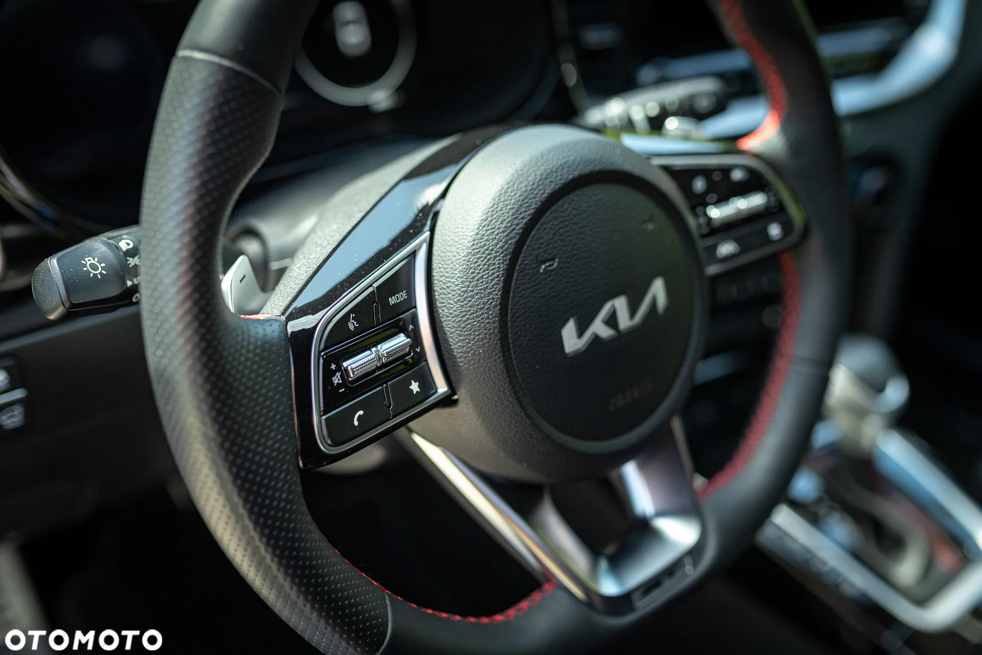 Kia ProCeed 1.6 T-GDI GT DCT - 27