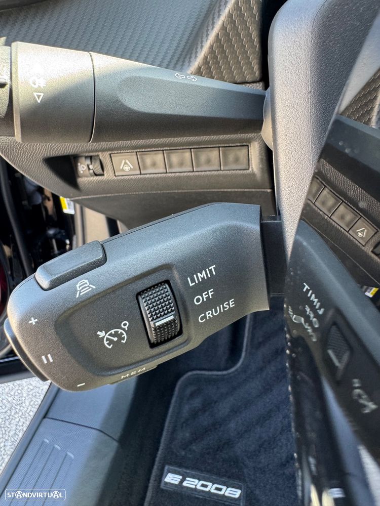 Peugeot e-2008 54 kWh Allure - 25