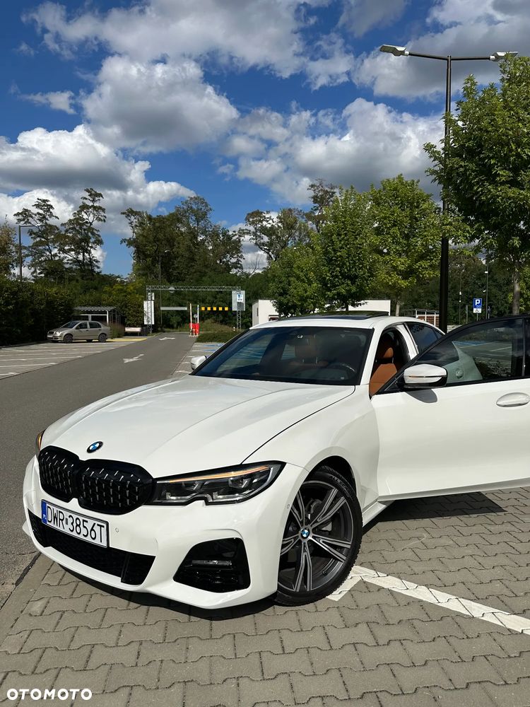 BMW Seria 3 330i M Sport - 1