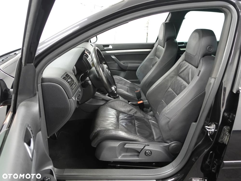 Volkswagen Golf - 20