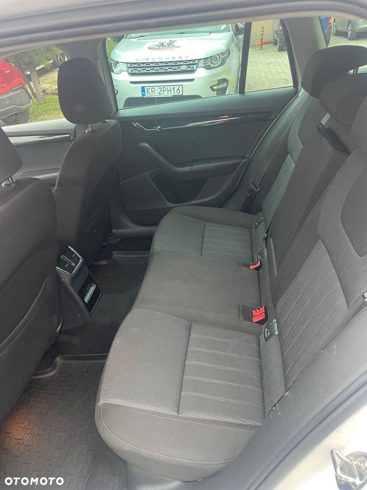 Skoda Octavia 2.0 TDI Ambition DSG - 12