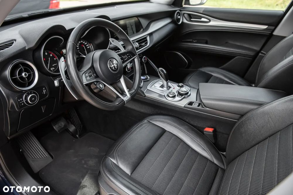 Alfa Romeo Stelvio - 15