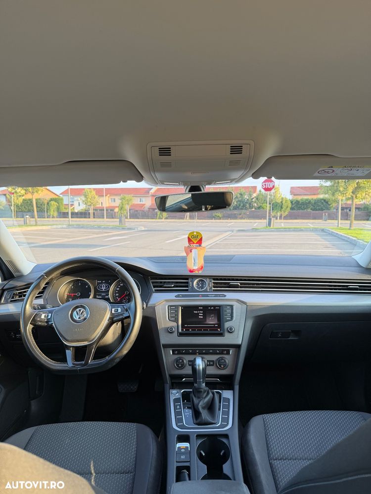 Volkswagen Passat 1.6 TDI SCR DSG Trendline - 13