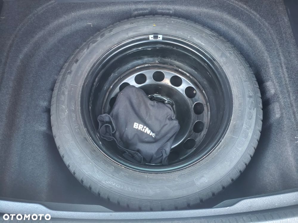 Volkswagen Golf 1.6 TDI BlueMotion Technology Cup - 16