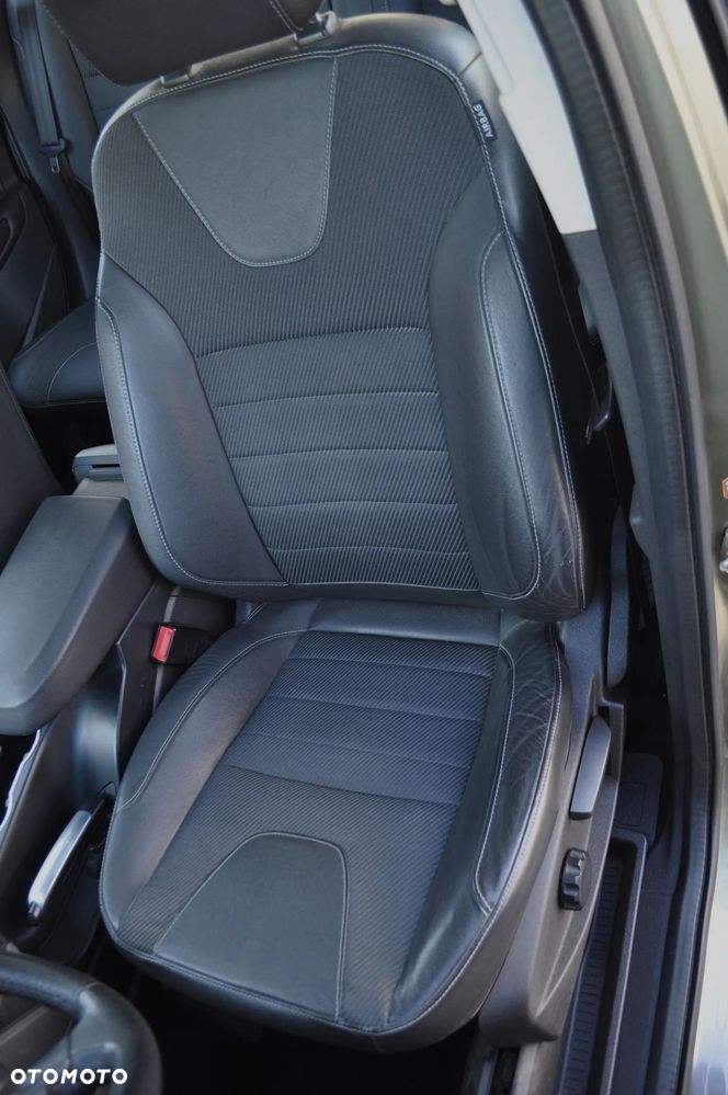 Ford Kuga 1.6 EcoBoost 4WD Titanium Plus - 26