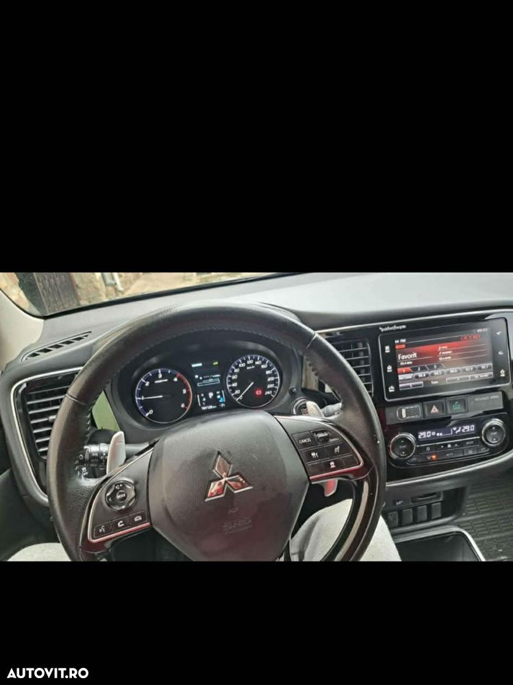 Mitsubishi Outlander - 5