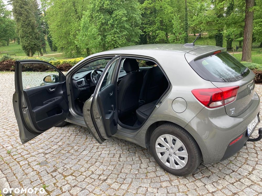 Kia Rio - 4